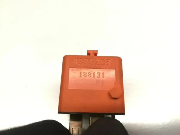 BMW 3 Series Relä 318i 105kW (143 HP) OEM 1378238 image 5