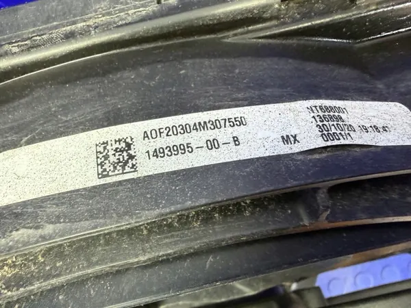 Tesla Model 3 Luchtgeleider Ventilator Radiator Set OEM 1559787-00-A image 9