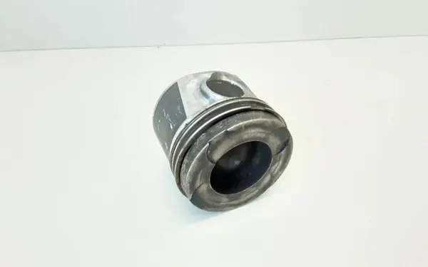 Pistón Nissan Primera OEM 86L77F091 - Usado image 3