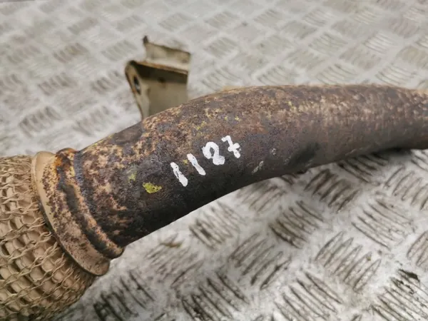 Nissan X-Trail T32 2015 Conector Flexible Escape OEM AMD187989 image 4