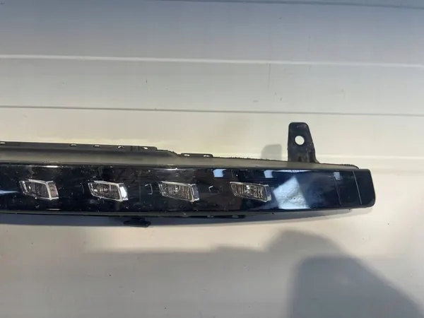 Audi Q7 Sinal LED Halógeno 4L0953042DE image 3