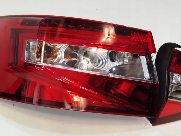 Luces Traseras Skoda Superb III 3V Sedan, Original, Completo image 6