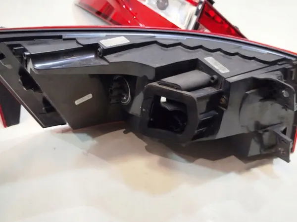 Luces Traseras Skoda Superb III 3V Sedan, Original, Completo image 8