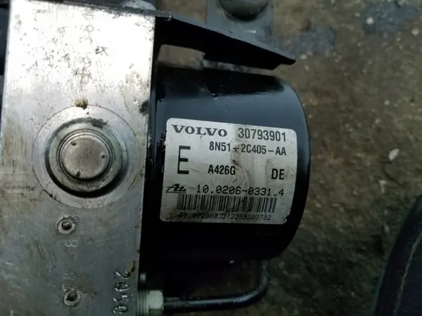 ABS-pumppu OEM 30793901 Volvo V50 S40 II:lle image 5