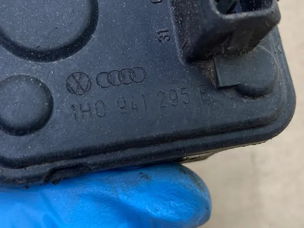 Scheinwerferverstellmotor Audi 80 90 VW Golf Transporter Passat 1H0941295E image 10