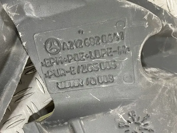 Mercedes E W212 12-16 skottisolering A2126820641 image 7