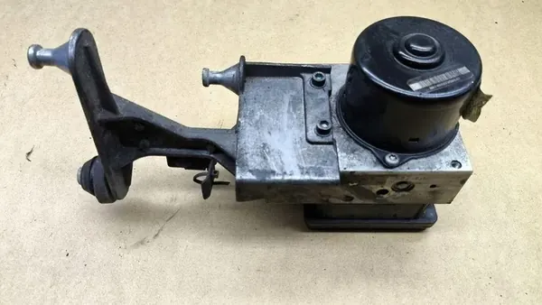 Bomba ABS MERCEDES-BENZ CLK (C209) 2.7L diesel image 3