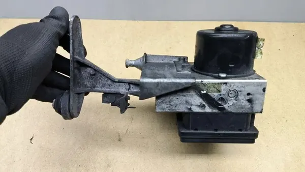 Bomba ABS MERCEDES-BENZ CLK (C209) 2.7L diesel image 5