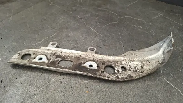 Support de radiateur gauche BMW G30 G31 G32 OEM 7357221 image 3