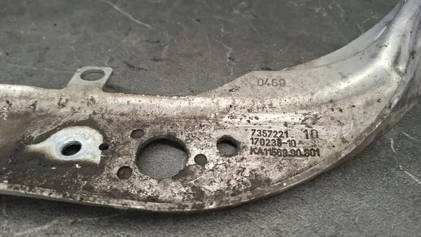 Support de radiateur gauche BMW G30 G31 G32 OEM 7357221 image 4