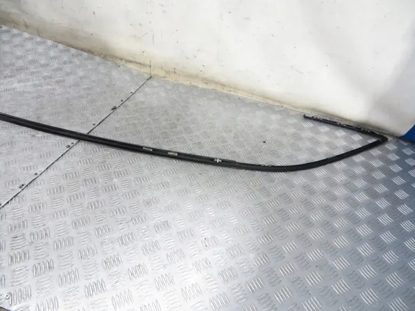 Audi Q3 8U Vasen Kylkilista S-Line OEM 116/089 image 4