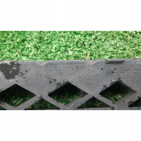 Mercedes-Benz OE A2218851822 Grille de Ventilation, Pare-chocs image 2