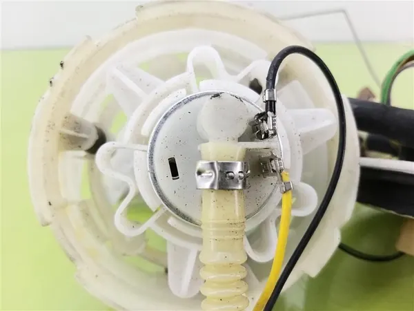 Flutuador da bomba de combustível Audi A6 C5 1997-2004 2.4B 170 CV 4B0906087BD image 3