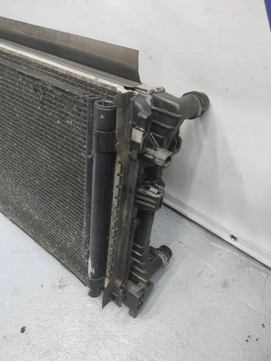 Radiador completo Audi A3 S3 8V 5Q0816411AC image 3