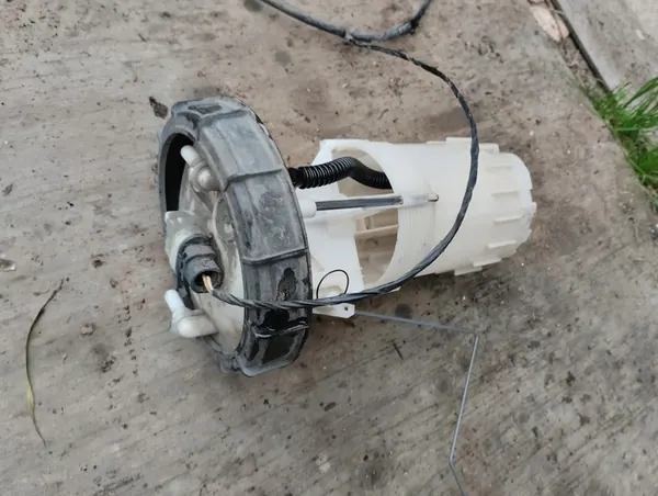 Capteur de niveau de carburant pour TRAFIC II VIVARO OEM 051243.11 image 3