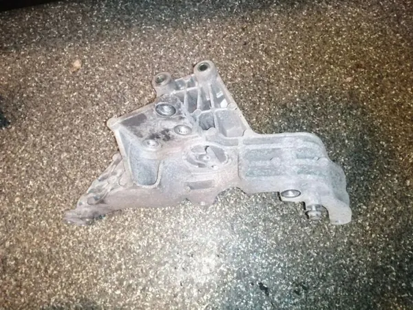 Support de compresseur climatisation OEM 55256246 Fiat image 3