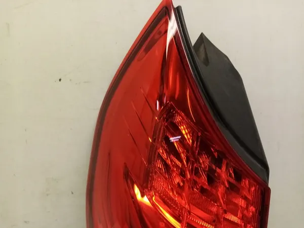 Luz Trasera Izquierda Renault Scenic II 2SK009467-01 HELLA image 6