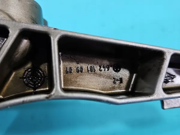 Olje pump Mercedes ML W164 3.0 CDI A6421810047 image 8