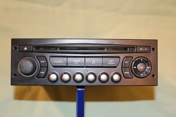 Radio OEM 9666968177 para Citroen Berlingo II image 2