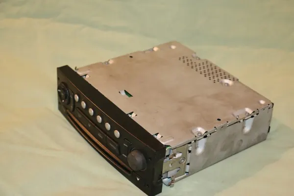 Radio OEM 9666968177 para Citroen Berlingo II image 3