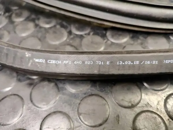 Joint de moteur AUDI A8 S8 D4 4H0823731E image 2