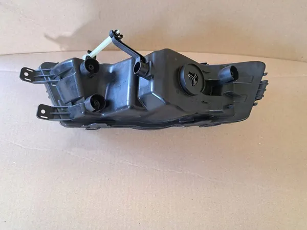 Farol Direito SKODA OCTAVIA III 5E0941700E image 4