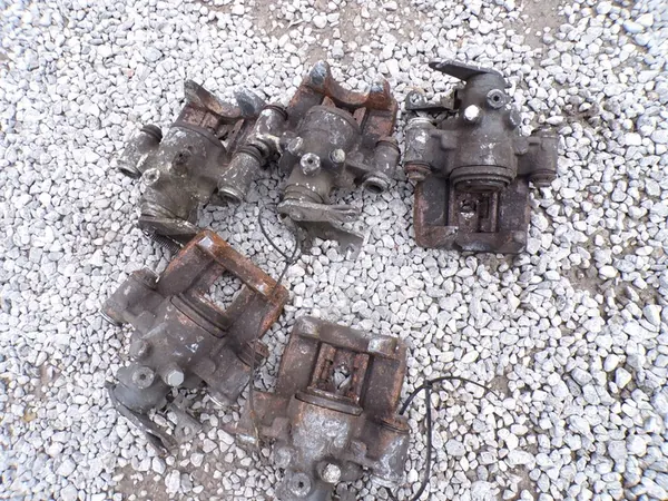 Hinterer linker Bremssattel Iveco Daily image 2