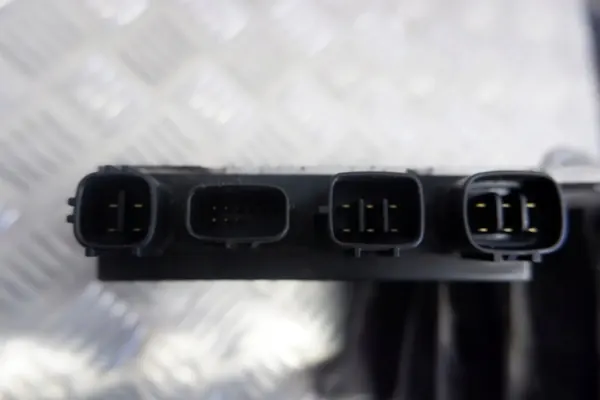 Módulo Control Inyectores Lexus GS 3.0 OEM 8987130030 image 3