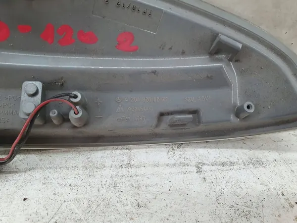 Intermitente derecho OEM A2048200821 Mercedes image 9