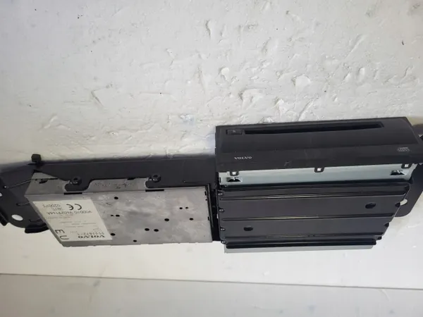 Volvo GPS Navigation Tuner OEM 8673100-1 image 2