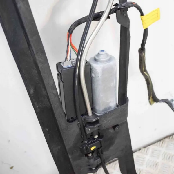 Kattoluukku Opel Antara OEM 24049871 - Käytetty image 3