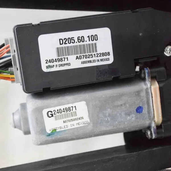 Kattoluukku Opel Antara OEM 24049871 - Käytetty image 7