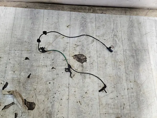 ABS-sensor OEM 89542-K0020 Rechts Voor - Gebruikt image 2