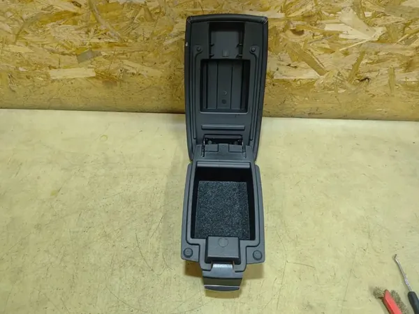 Apoio de Braço MONDEO MK4 Peça OEM - Estado Usado image 7