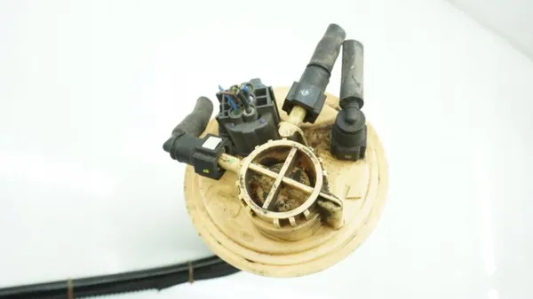 Volvo S80 I Lift 2.4 D5 Bränslepump OEM 8621966 image 5