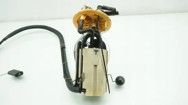 Volvo S80 I Lift 2.4 D5 Bränslepump OEM 8621966 image 6