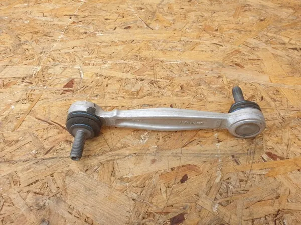 Alfa Romeo Stelvio stabilointilinkki OEM 50543786 image 2