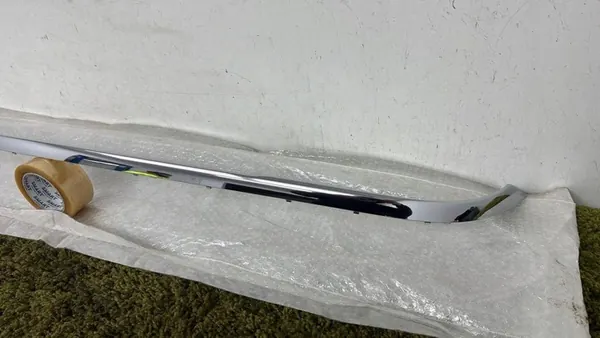 Rivestimento paraurti posteriore cromato W207 C207 E 207 AMG Cabrio 09- OEM image 3