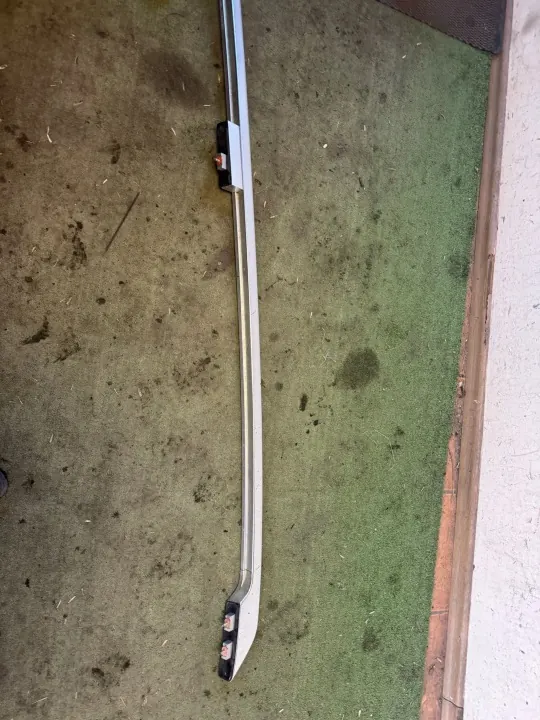 Barras de techo Mercedes completas OEM 254662 Clase E W212 image 4