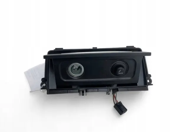 Prise allume-cigare arrière Audi Q7 OEM 4M0864061 image 6