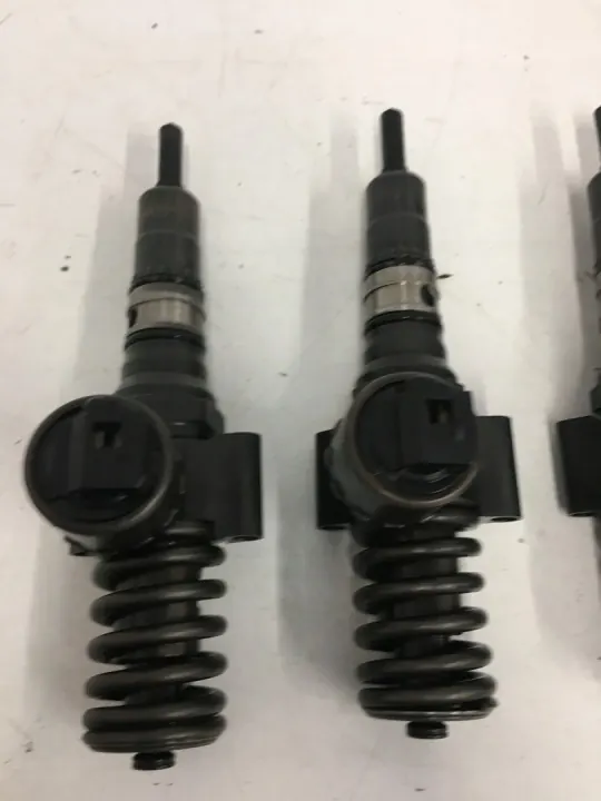 Ruiskutuspumppu OEM 03G130073B 2.0 TDI:lle image 3
