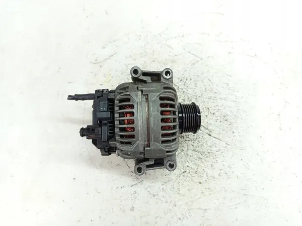 AUDI A4 B8 2.0 TFSI Vaihtovirtageneraattori image 3