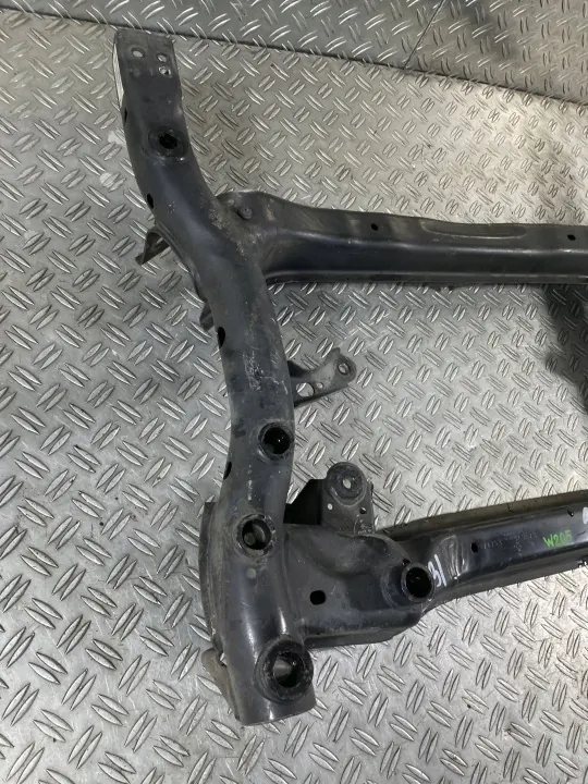 Mercedes C-luokka W205 Etukori OEM A2056280057 image 3