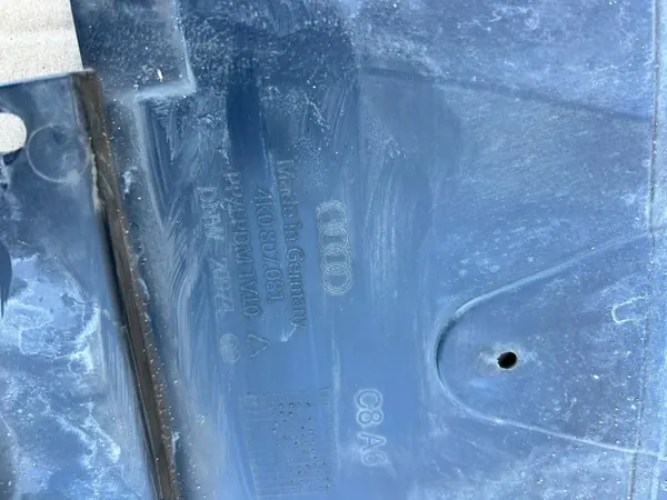 Audi A6 S6 C8 framsätes bältesskydd OEM 4K0807081 image 4