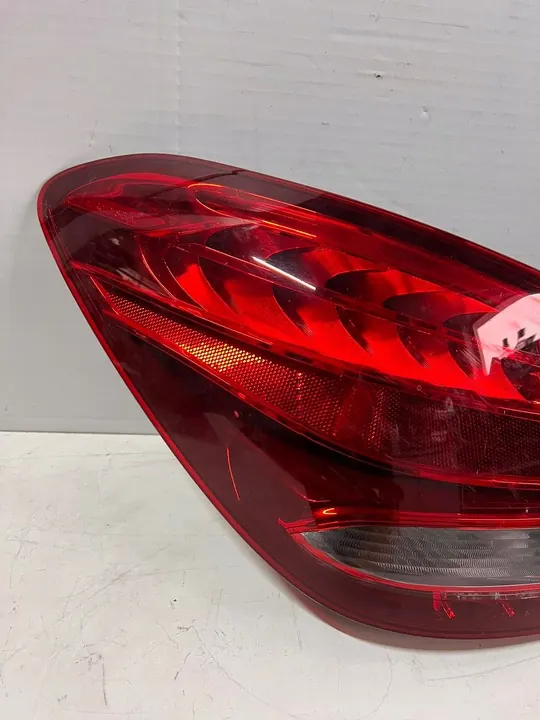Mercedes-Benz C-Klasse Linker Achterlicht A2058200164 image 3