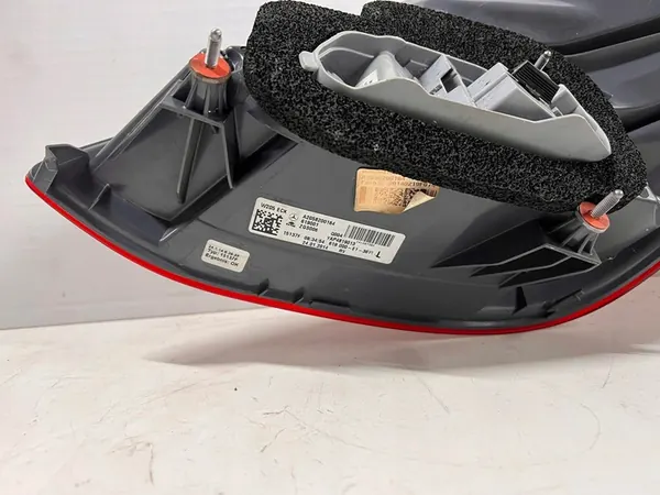 Mercedes-Benz C-Klasse Linker Achterlicht A2058200164 image 5