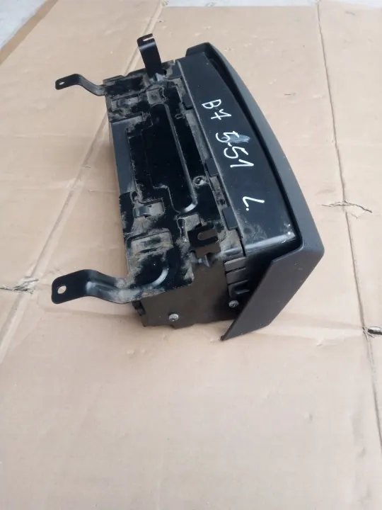 Audi A4 B6 B7 A6 istuinaluskaapit musta OEM 8E0882627A image 3