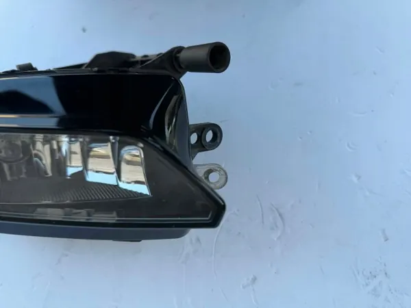 OEM 8V0941699C Halogenstrålkastarsticka Vänster Fram image 4