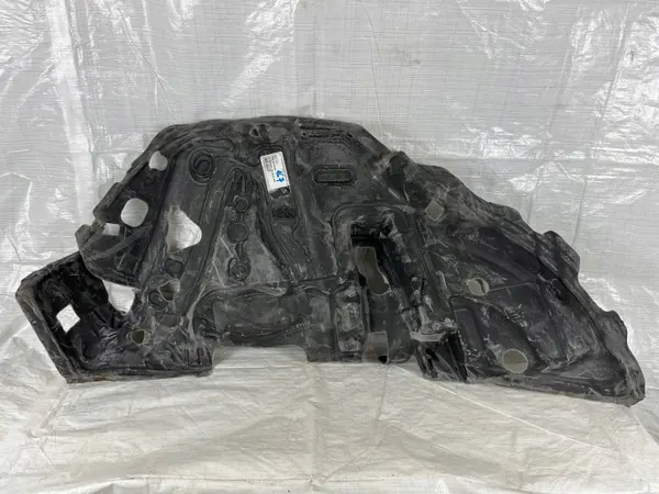 Mercedes GLE 167 Pyöränkaari Oikea Taka A1676821200 image 2