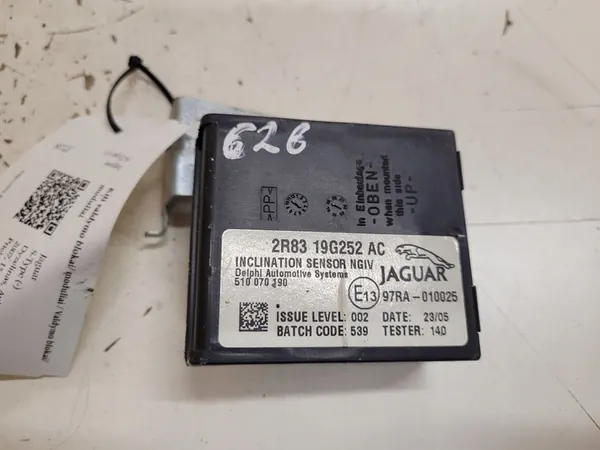 Jaguar S-Type Controllers 2R8319G252AC image 1
